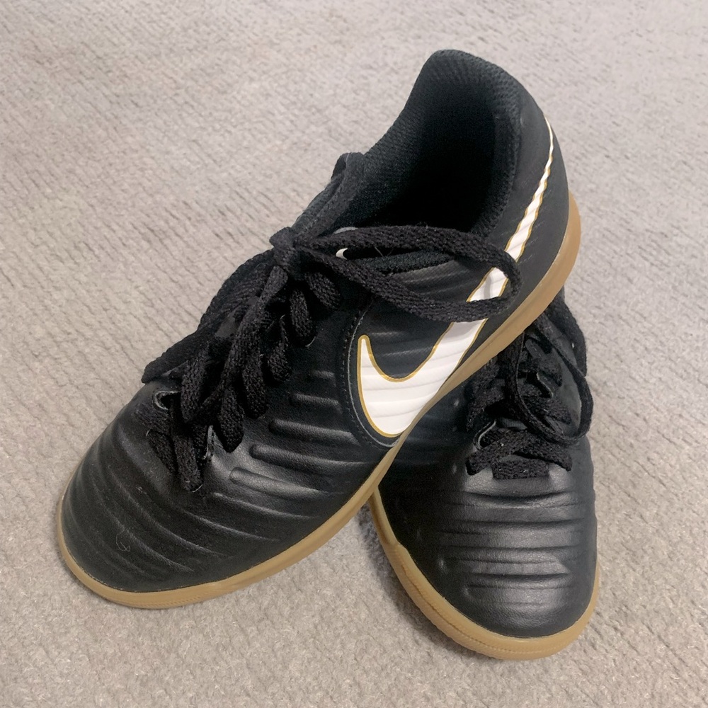 Nike Tiempo X kids indoor soccer shoes